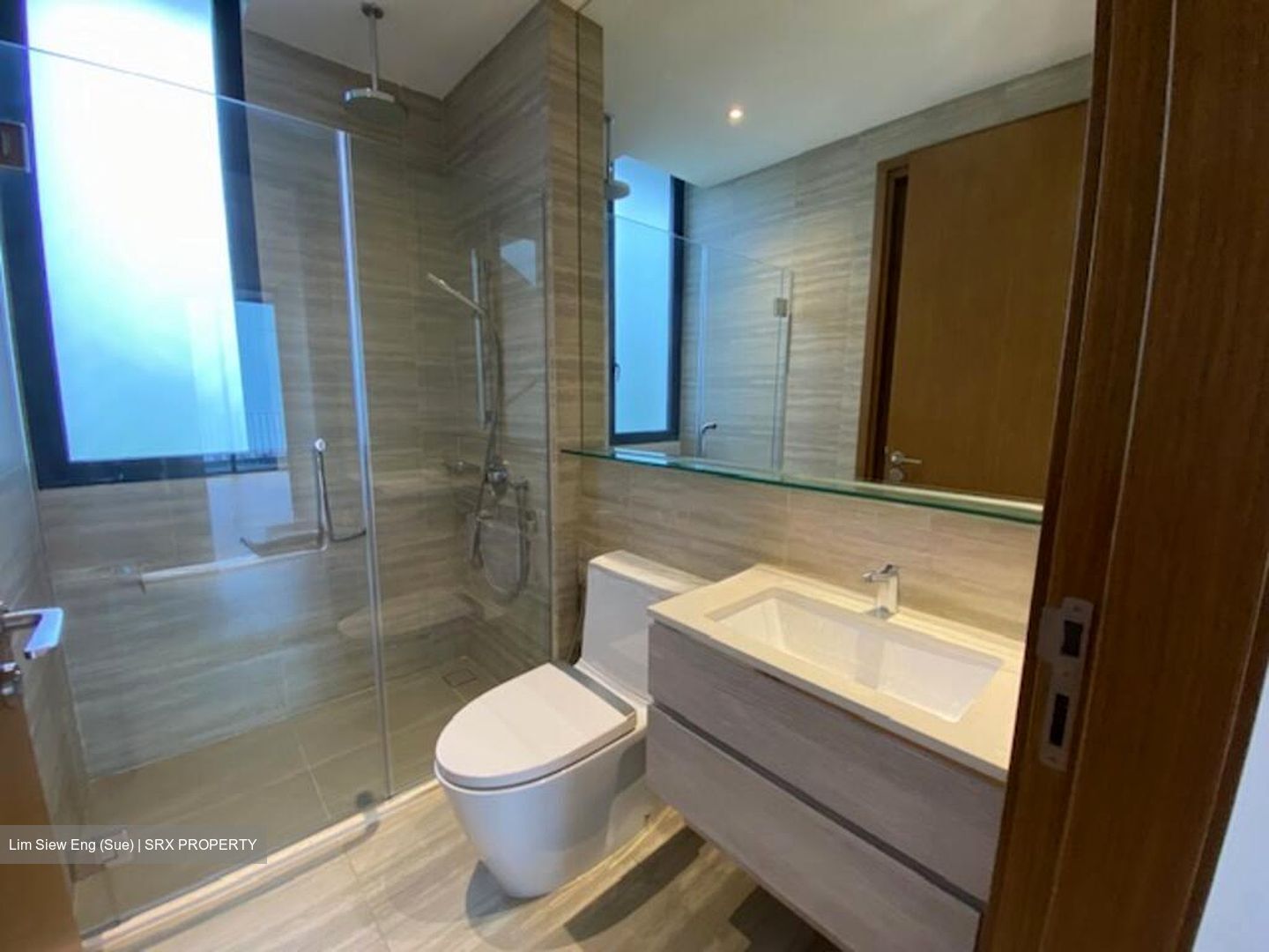 Sunrise Avenue (D28), Terrace #498017441